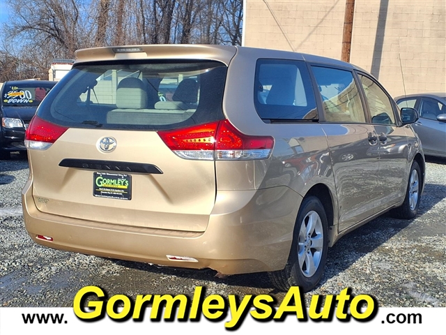 2011 Toyota Sienna Base 7-Passenger:153286B