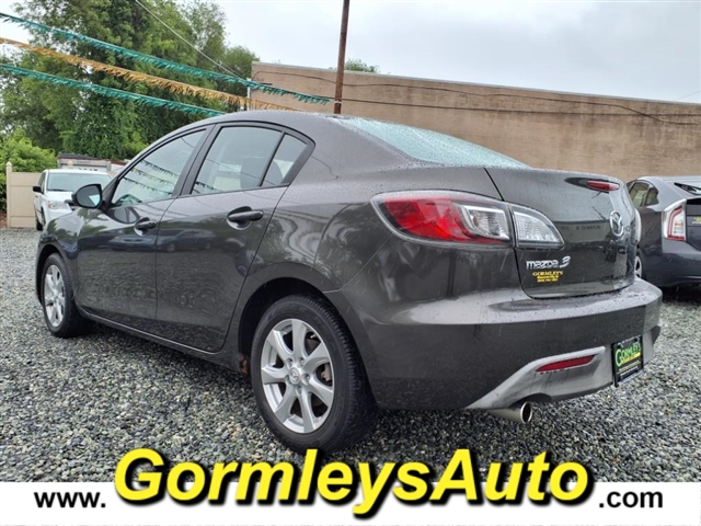2011 Mazda Mazda3 Touring photo 3