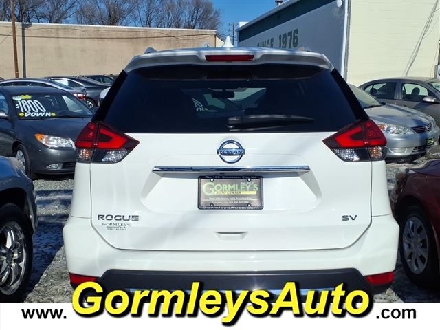 2017 Nissan Rogue S:151585B