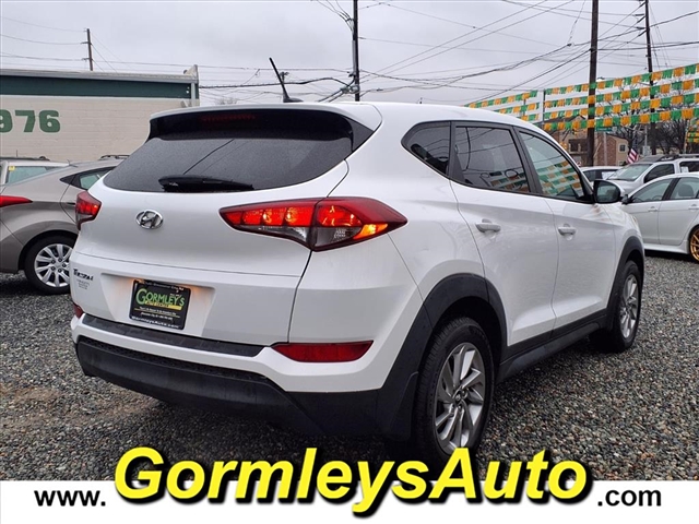 2016 Hyundai TUCSON SE:037460B