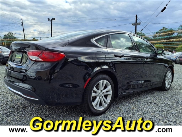 2015 Chrysler 200 Limited photo 4