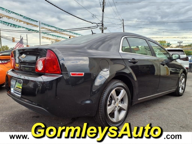2011 Chevrolet Malibu 1LT photo 4