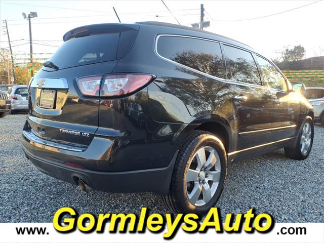 2013 Chevrolet Traverse LTZ photo 2