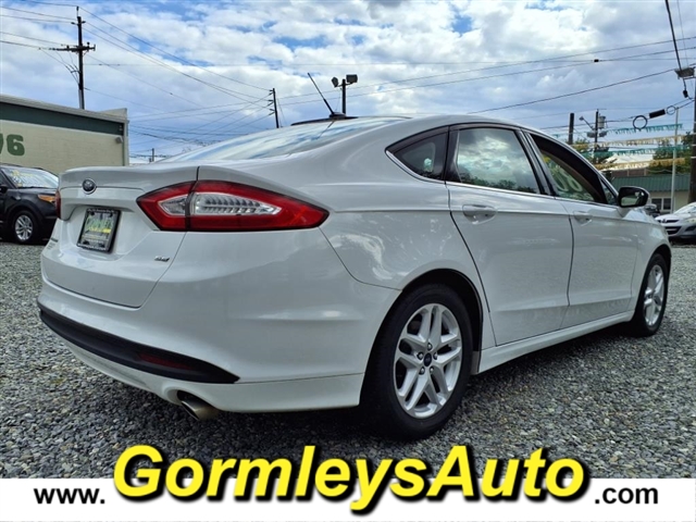 2014 Ford Fusion SE photo 3