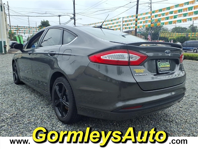 2016 Ford Fusion SE:273378B