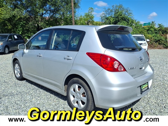 2011 Nissan Versa 1.8 SL:391746B