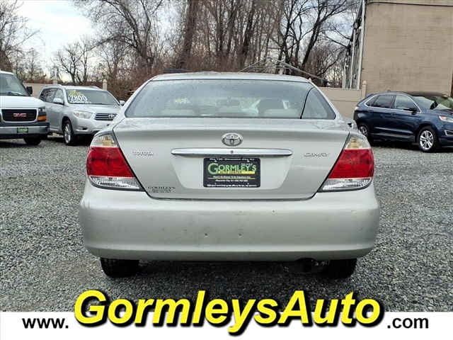 2005 Toyota Camry LE:027197B