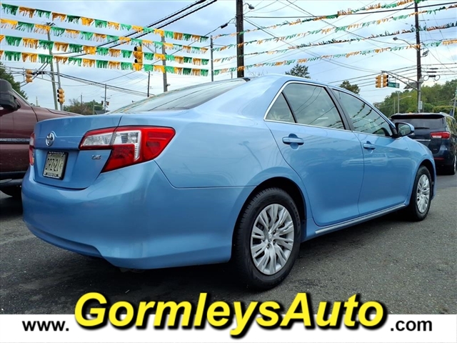 2012 Toyota Camry LE photo 4