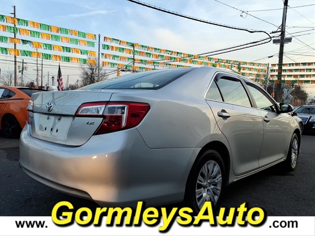 2012 Toyota Camry LE photo 4