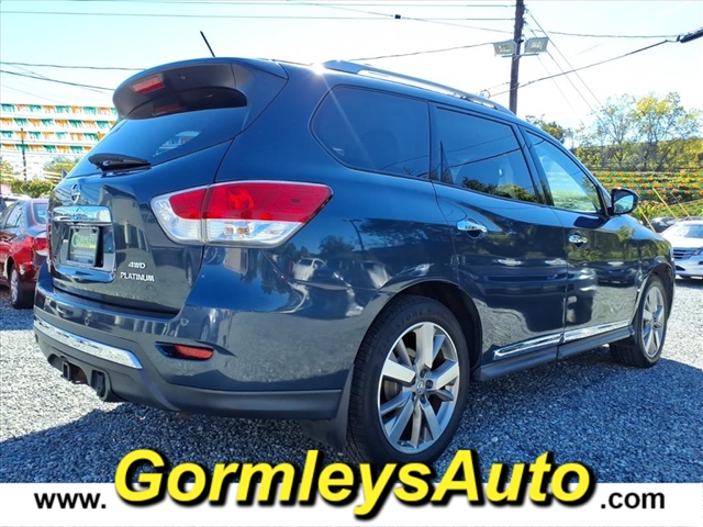 2013 Nissan Pathfinder Platinum photo 4