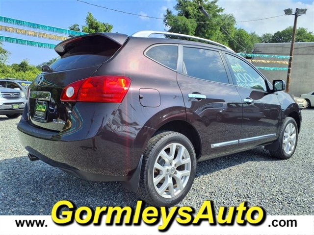 2011 Nissan Rogue SV photo 4