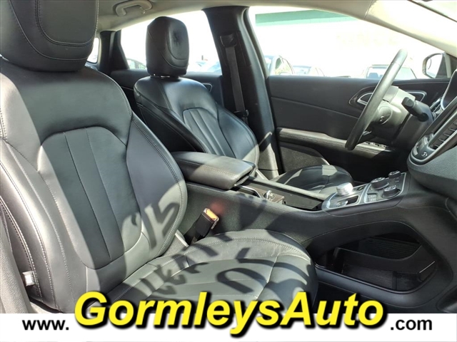 2015 Chrysler 200 C photo 5