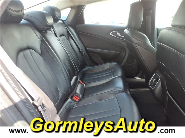 2015 Chrysler 200 C photo 6