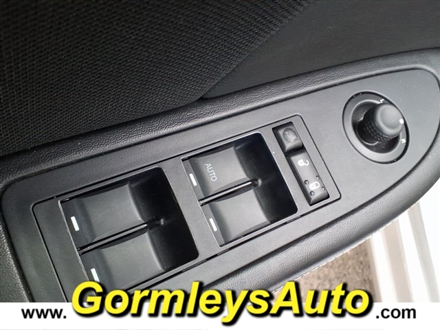 2012 Dodge Avenger SE:290038B