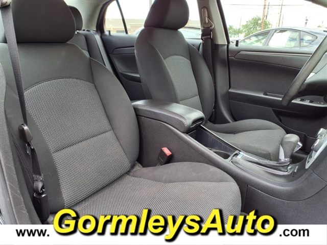 2011 Chevrolet Malibu 1LT photo 6