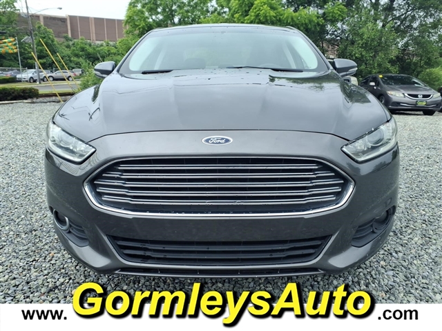 2016 Ford Fusion SE:273378B