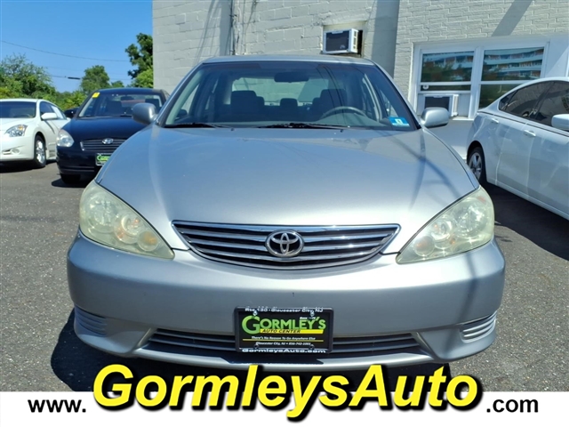 2005 Toyota Camry LE:549857B
