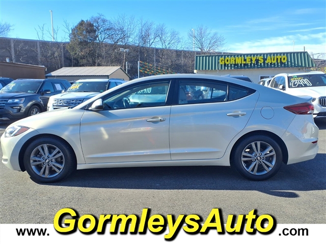2017 Hyundai ELANTRA SE:164749B