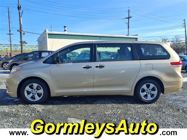 2011 Toyota Sienna Base 7-Passenger:153286B