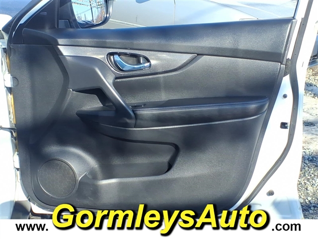 2017 Nissan Rogue S:151585B