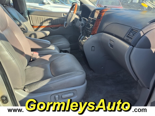 2008 Toyota Sienna XLE:022163B
