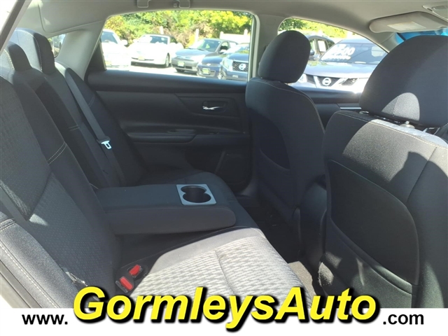 2016 Nissan Altima 2.5 SR:210269B