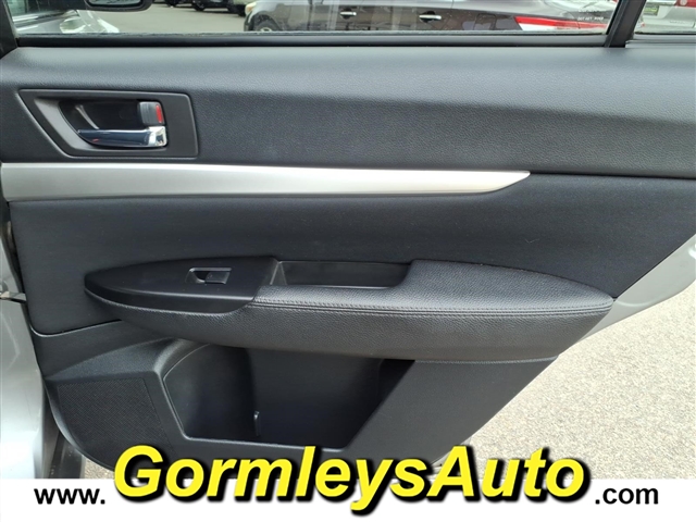 2011 Subaru Outback 2.5i Premium:321824B