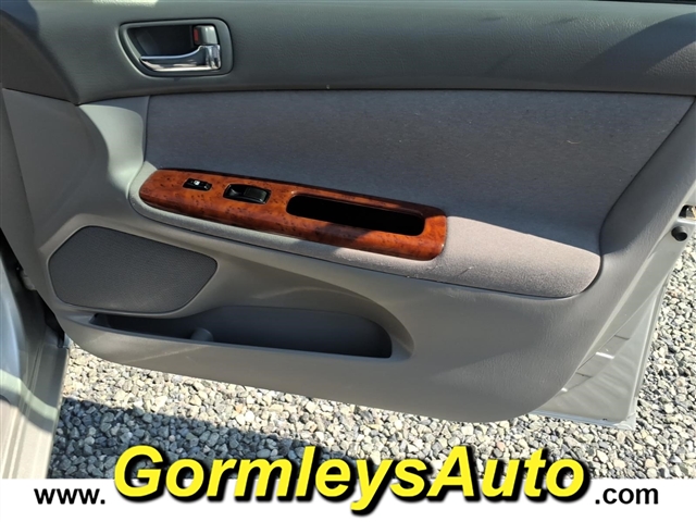 2004 Toyota Camry LE:277586B