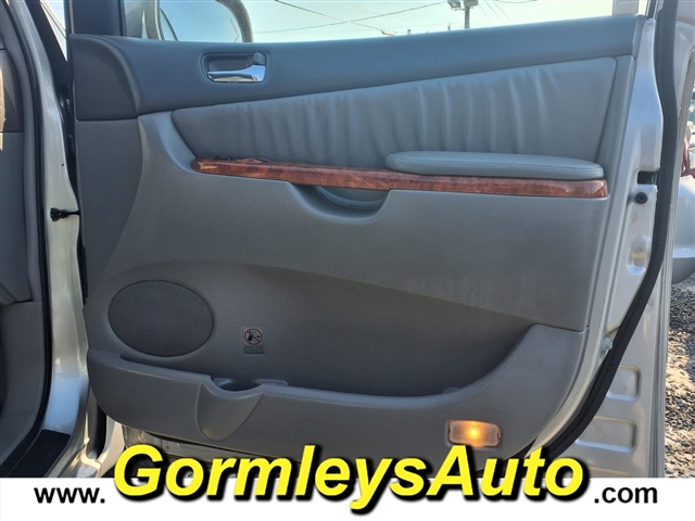2008 Toyota Sienna XLE:022163B
