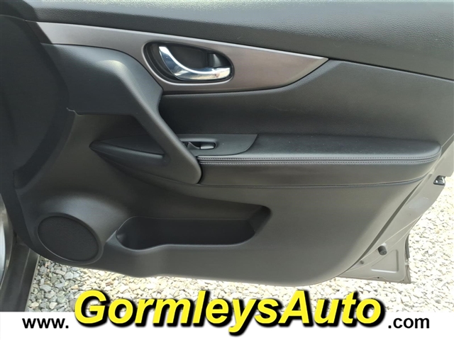 2016 Nissan Rogue S:138903B