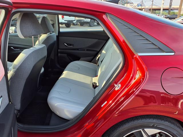 2023 Hyundai ELANTRA 