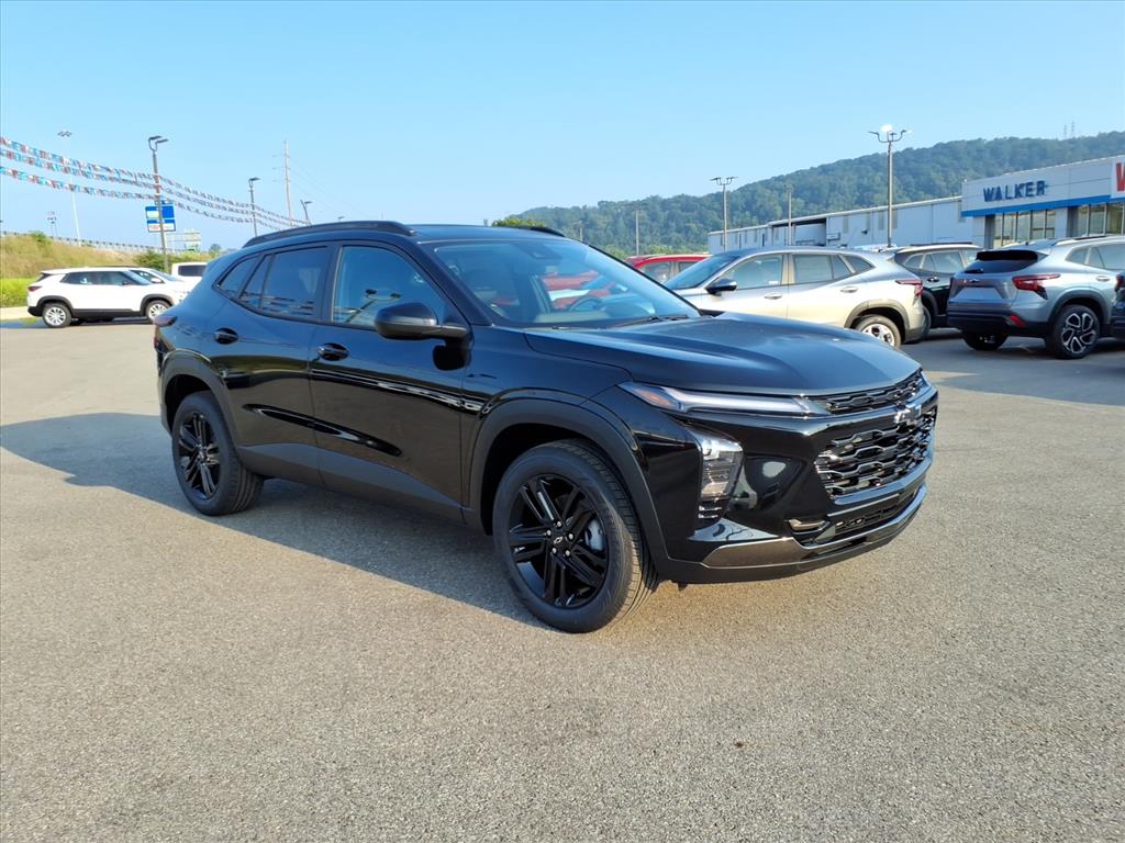 Mosaic Black Metallic Gb0 2026 Chevrolet Trax SUV / Crossover Front-Wheel Drive Automatic