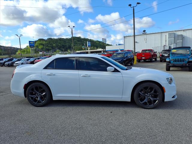 2021 Chrysler 300 