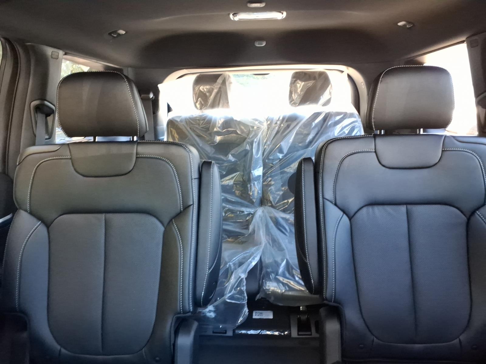 New 2027 Sting-Gray Clear-Coat Paint Jeep Limited Reserve image 17