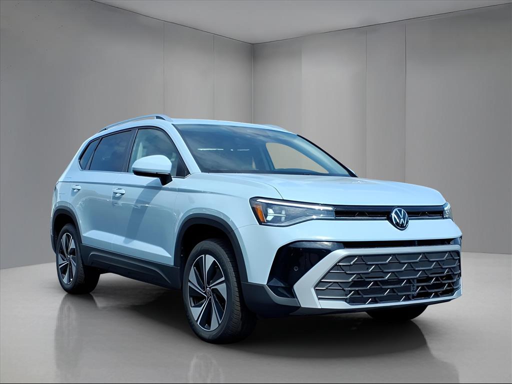 2025 Volkswagen Taos SE 4Motion