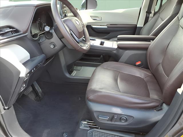 2021 Toyota Sienna Platinum 7 Passenger