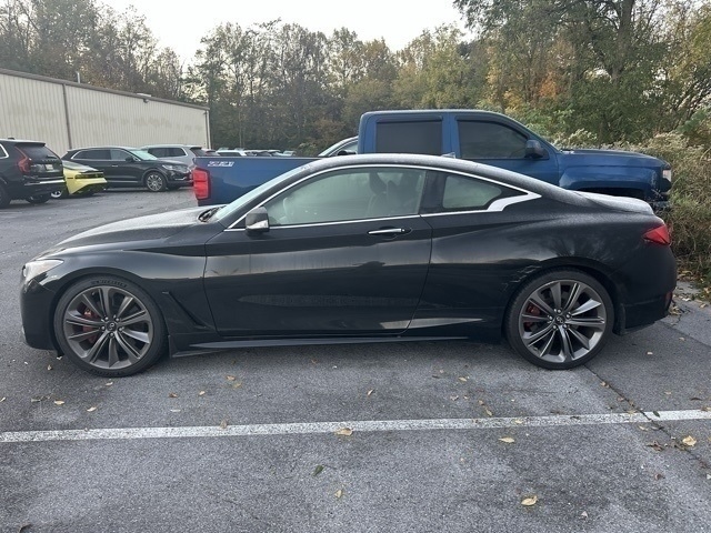 2022 INFINITI Q60 Red Sport 400