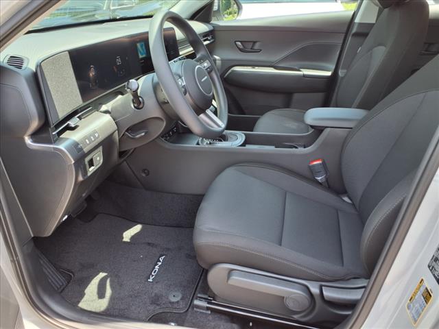2025 Hyundai KONA SE