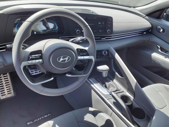 2025 Hyundai ELANTRA SEL