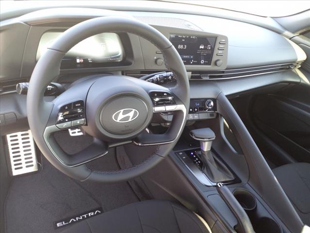 2025 Hyundai ELANTRA SEL