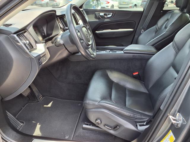 2018 Volvo XC60 T6 Momentum
