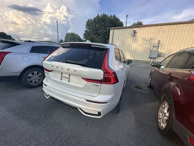 2025 Volvo XC60 T8 Plus