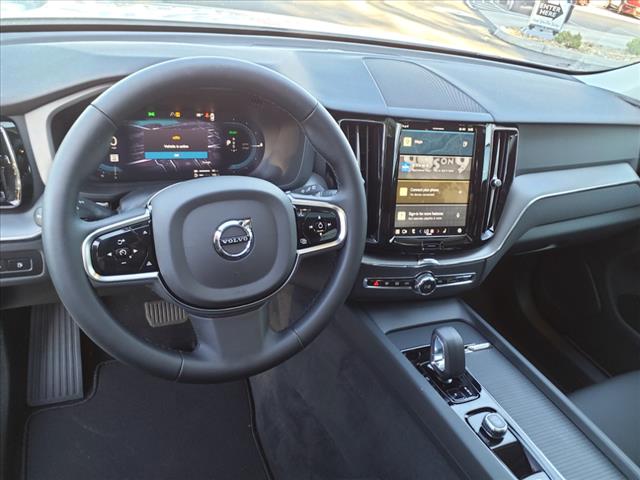 2025 Volvo XC60 T8 Plus