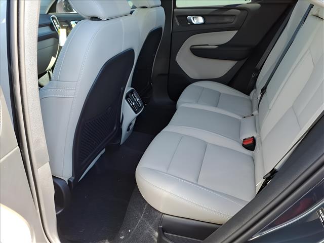 2026 Volvo XC40 B5 Ultra