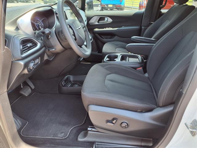 2024 Chrysler Pacifica Touring