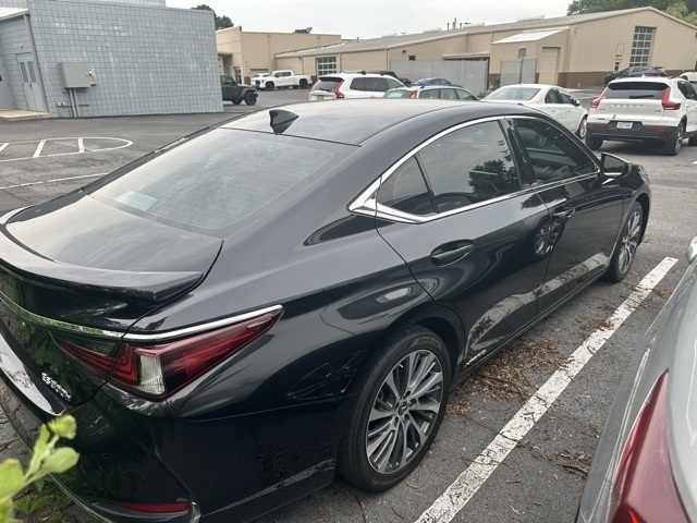 2021 Lexus ES 300h 300h