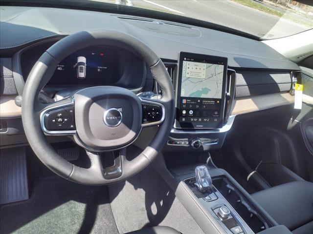 2025 Volvo XC90 T8 Plus 6 Passenger