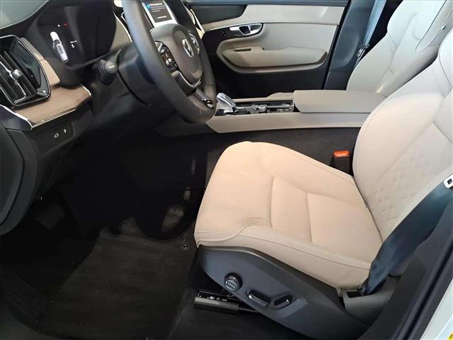 2026 Volvo XC90 T8 Plus 7 Passenger