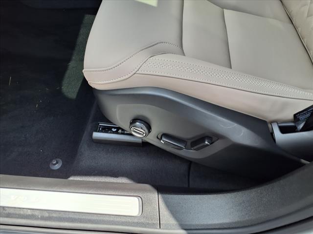 2026 Volvo XC60 T8 Plus