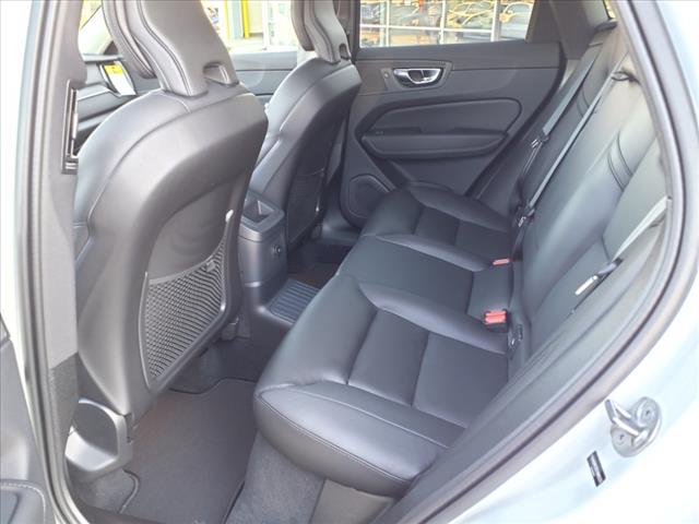 2025 Volvo XC60 T8 Plus